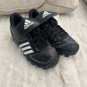 Youth kids Adidas Icon Bounce Cleats size 13Y